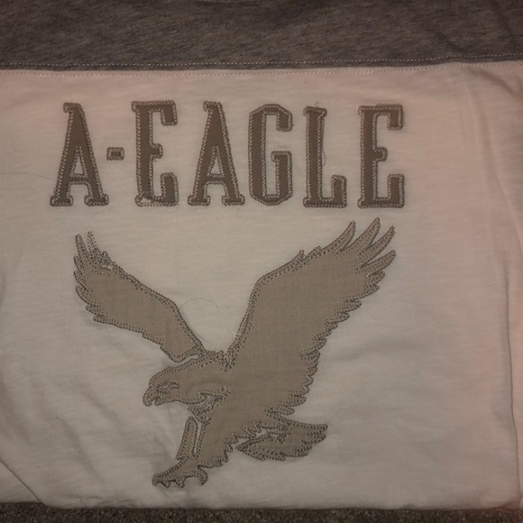 American Eagle T-Shirt | Looks New - Picture 3 of 4